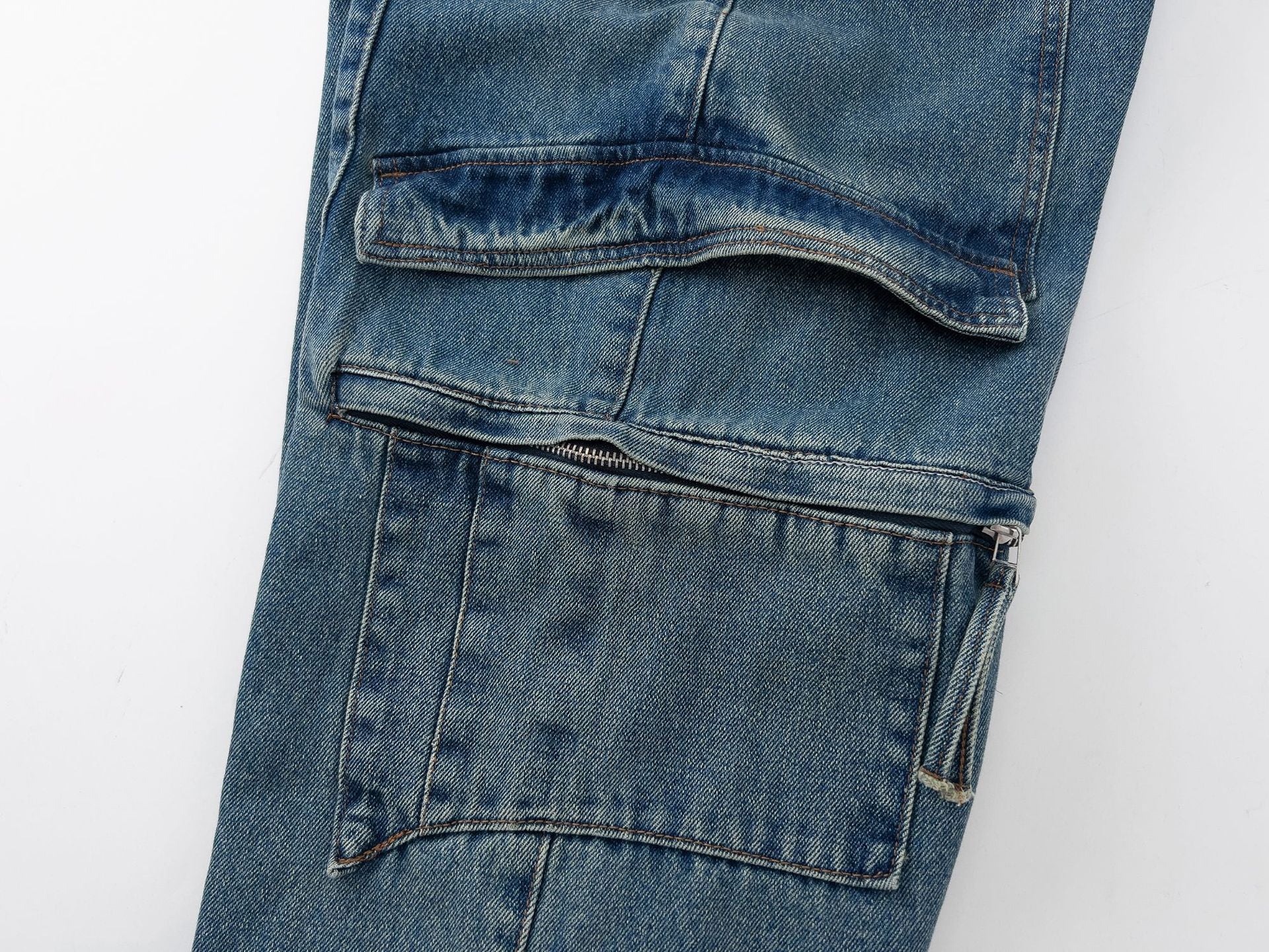 Calças jeans de perna reta com bolso de carga - O Retalho