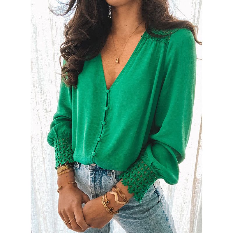 Camisa com decote em V de renda - O Retalho